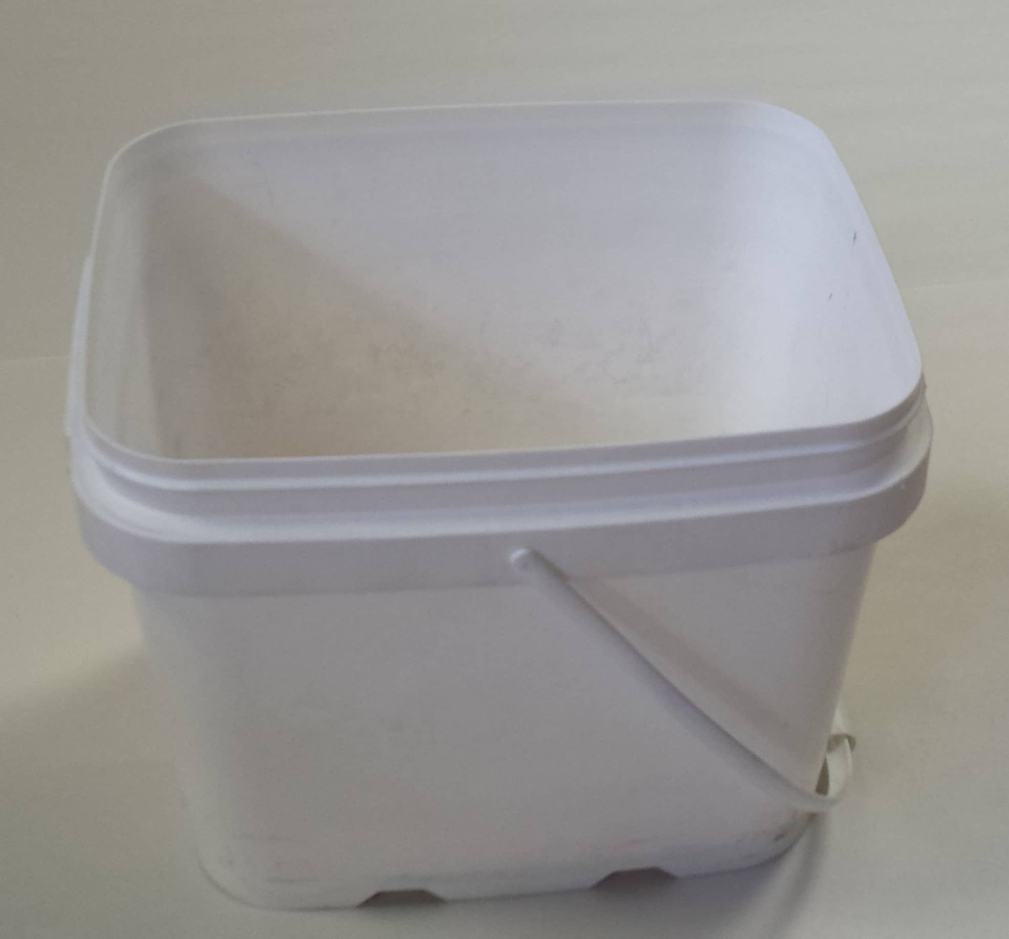 rectangular plastic tub packaging